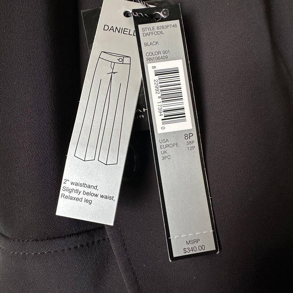 Tahari Levine pants suit. Petite size 8, Danielle style pants and blazer - Picture 12 of 12